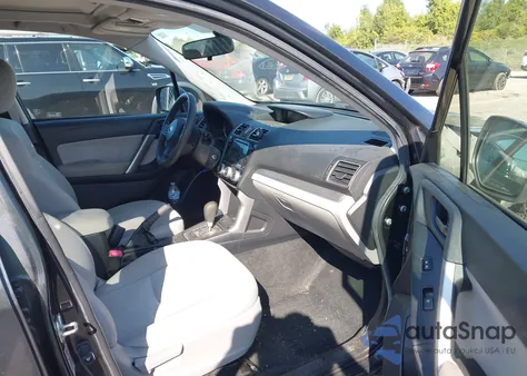 2016 Subaru Forester 2.5I Premium z USA, uszkodzony, nr VIN JF2SJADC5GH406952